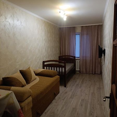 Apartments Near The Trinity Church On Dovzhenko Street,102 Cernihiv Exterior foto